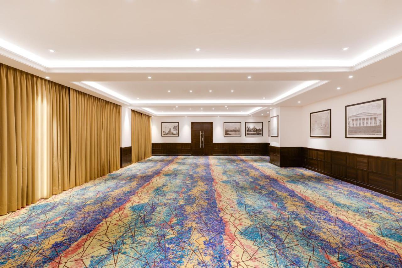 Lemon Tree Premier, Mumbai International Airport Hotell Exteriör bild