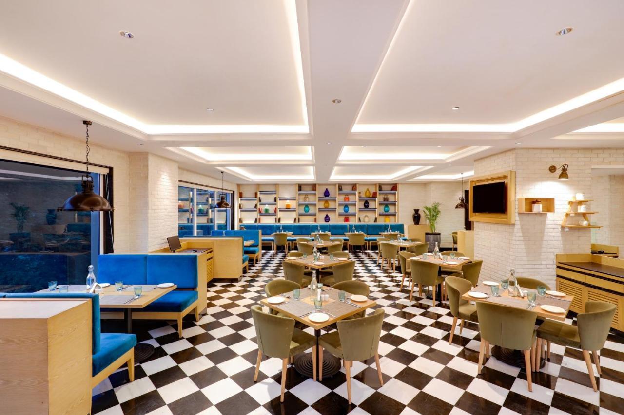 Lemon Tree Premier, Mumbai International Airport Hotell Exteriör bild