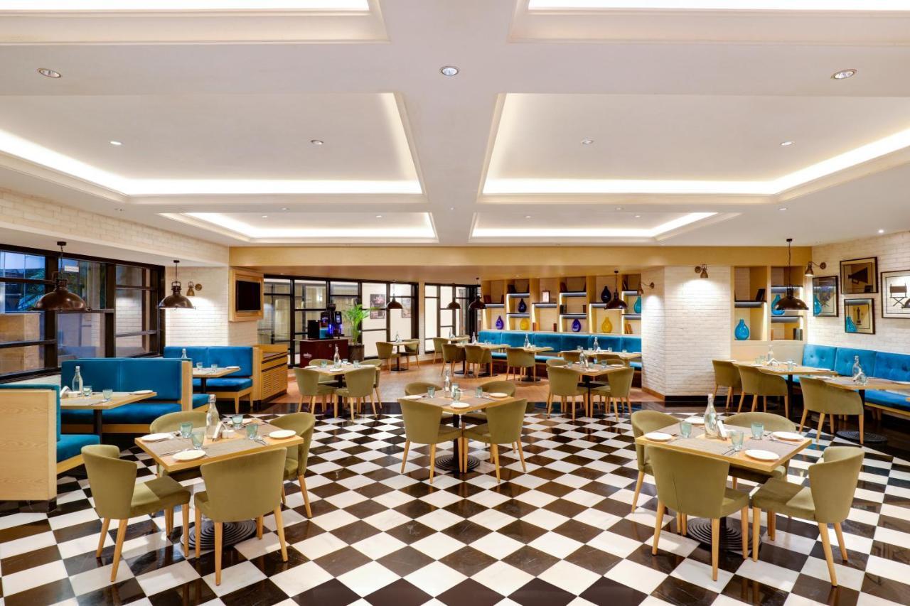 Lemon Tree Premier, Mumbai International Airport Hotell Exteriör bild